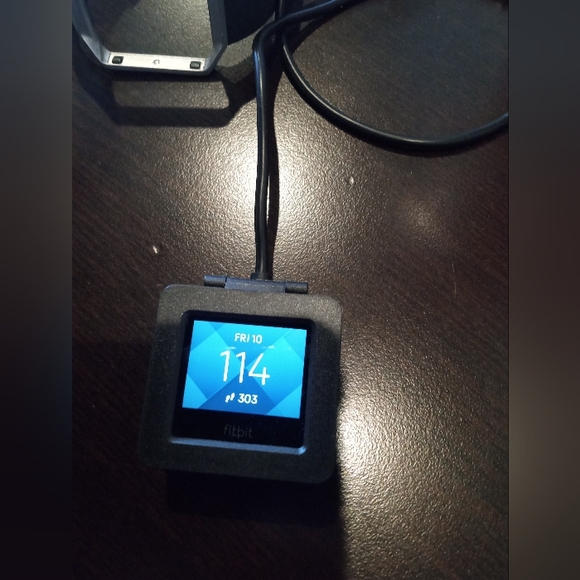 Fitbit Blaze fitness tracker - Picture 2 of 3